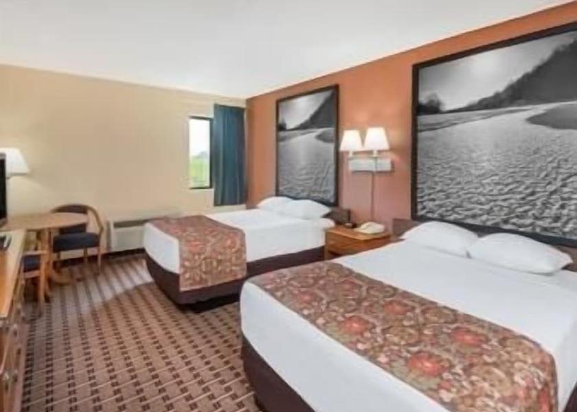 Missouri Charleston Room