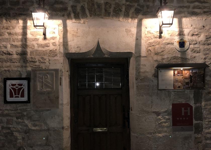 Bourgogne-Franche-Comté Beaune Property entrance