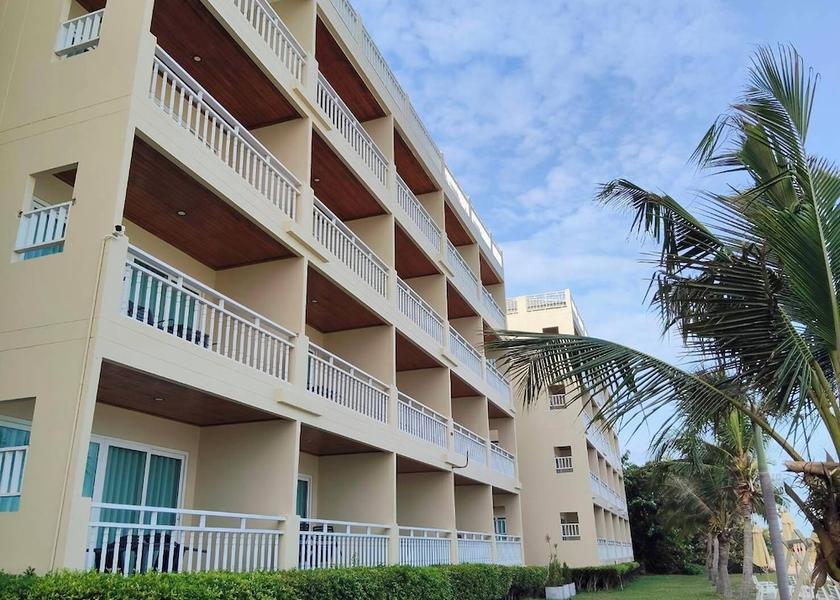 Rayong Province Ban Chang Exterior