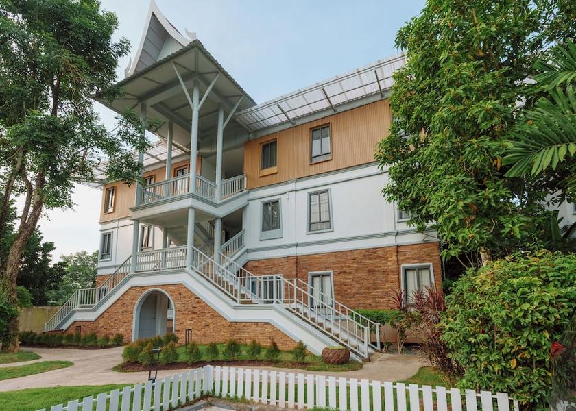 Phuket Province Thep Krasattri Garden view