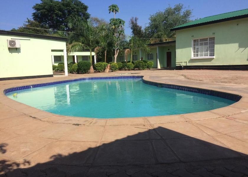  Livingstone Pool