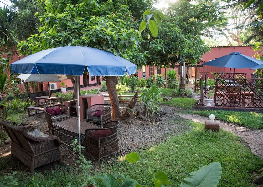  Livingstone Exterior Detail