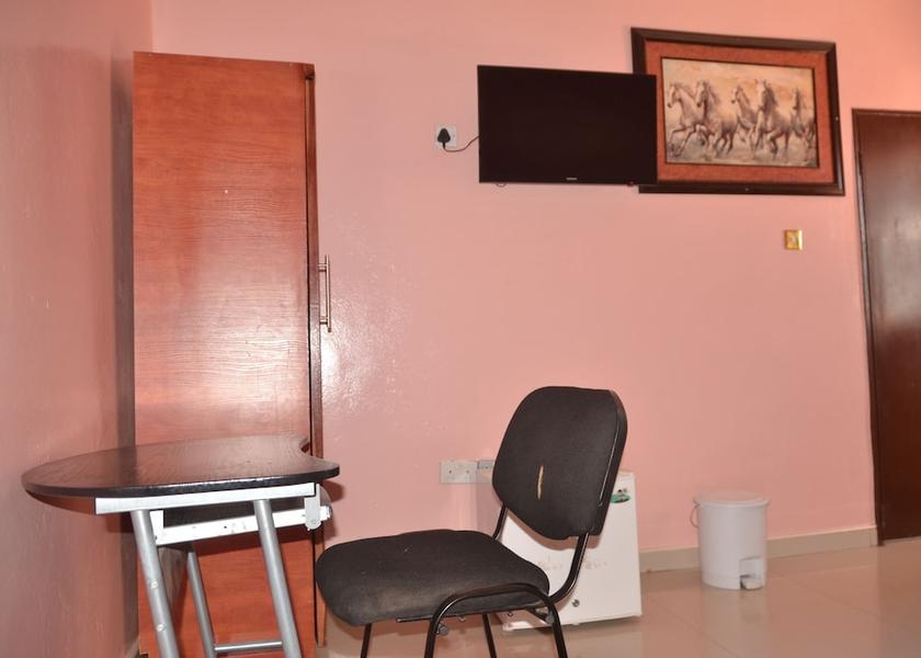  Livingstone Interior Entrance