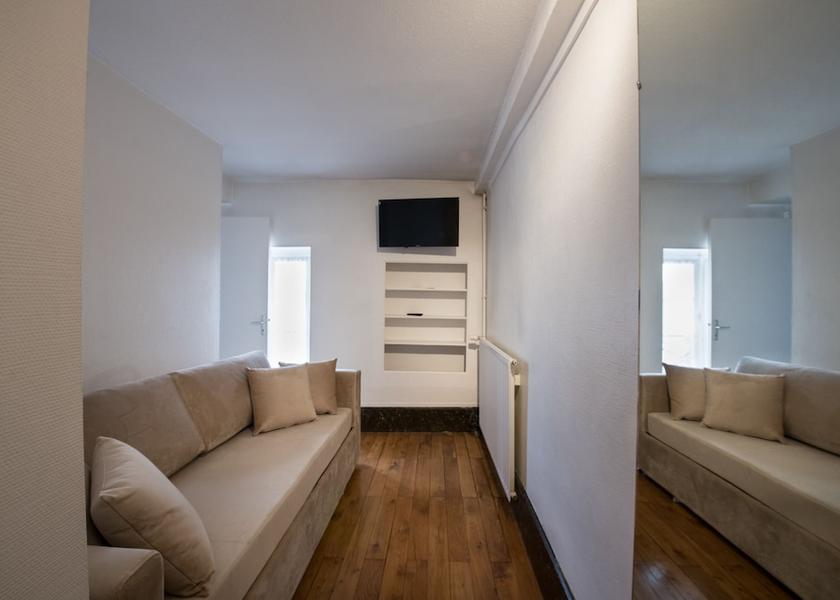 Bourgogne-Franche-Comte Beaune Room