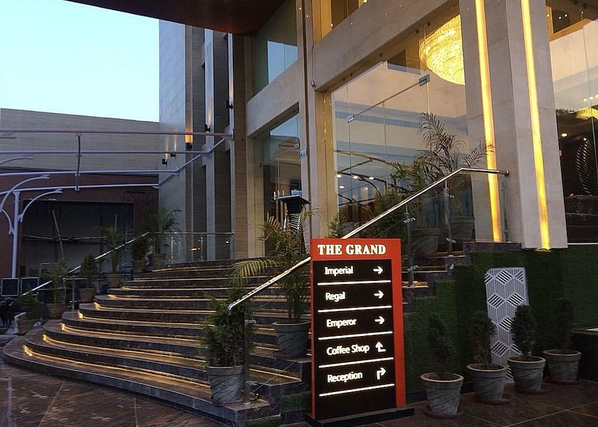 Uttar Pradesh Kanpur Property entrance
