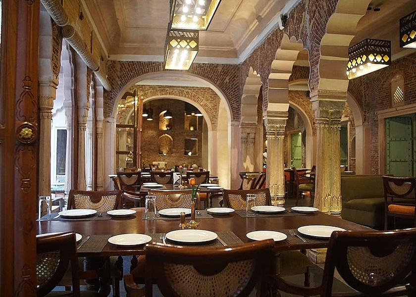 Delhi Delhi Dining