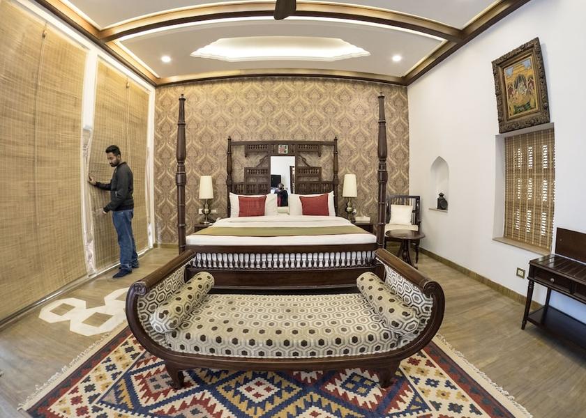 Delhi Delhi Room