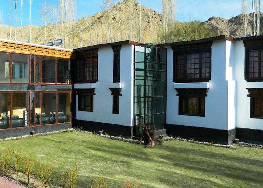 Ladakh Leh side facade