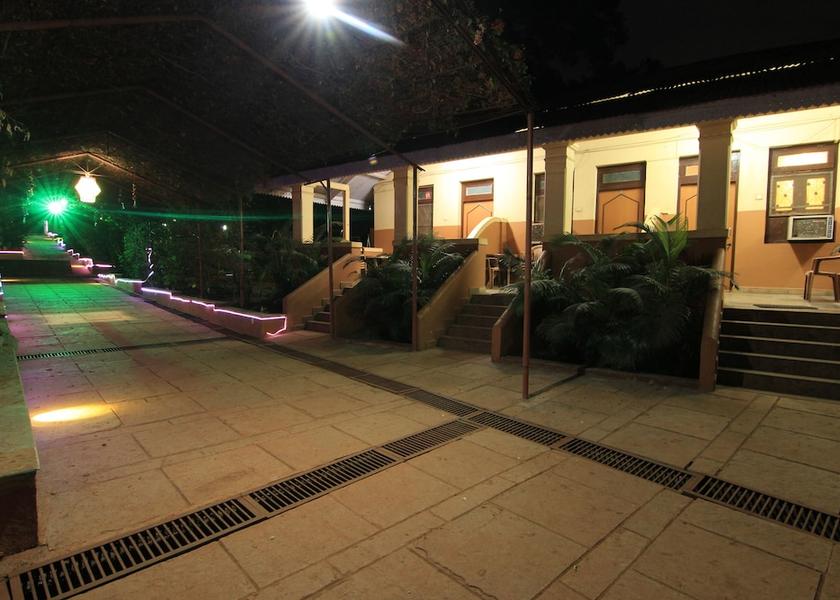 Maharashtra Matheran Balcony