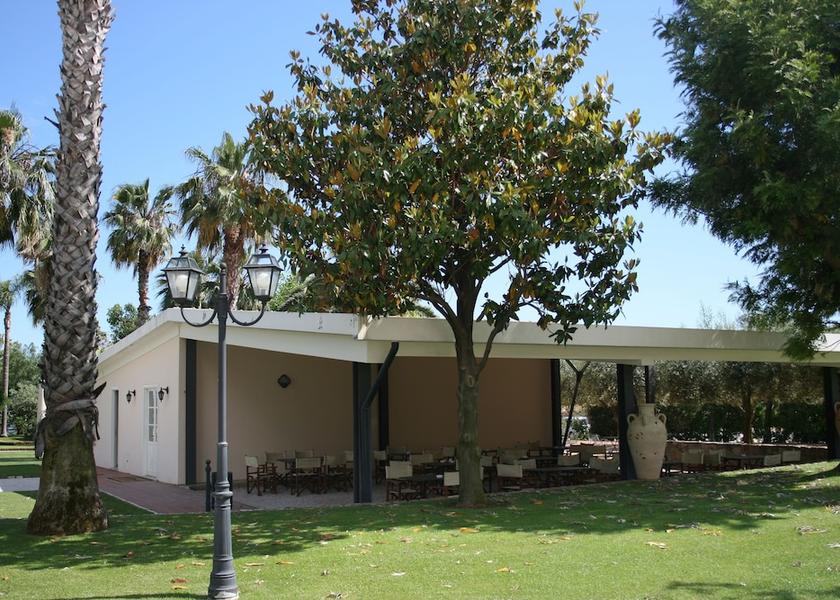 Lazio Gaeta Bar (on property)