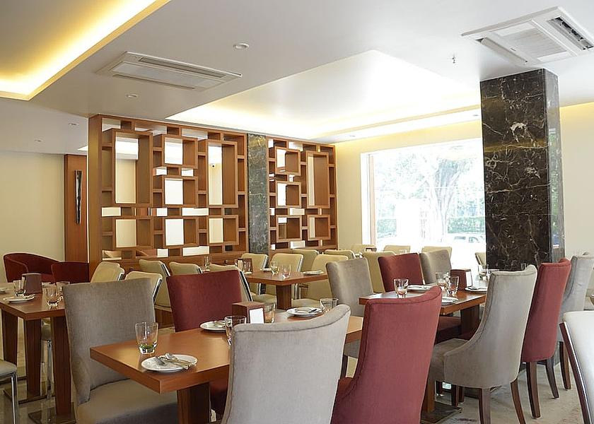 Delhi Delhi Dining