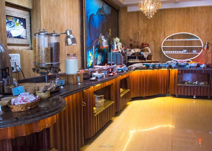 Maharashtra Panchgani Breakfast buffet