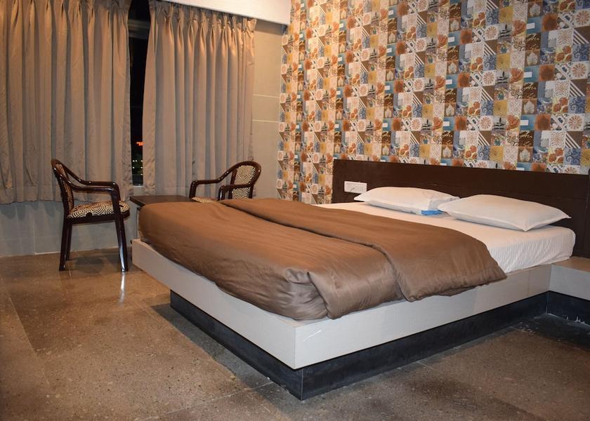 Gujarat Saputara Room