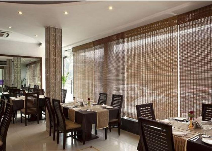 Delhi Delhi Food & Dining