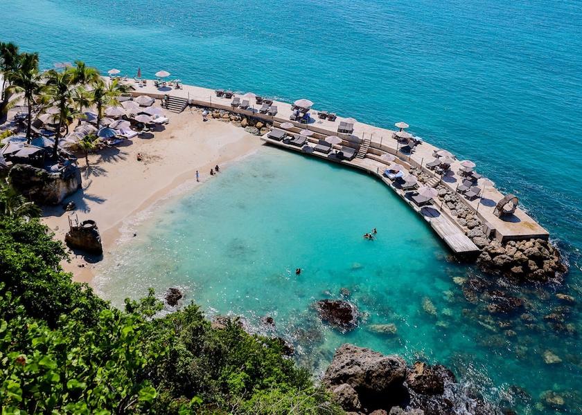Grande-Terre Sainte-Anne Beach