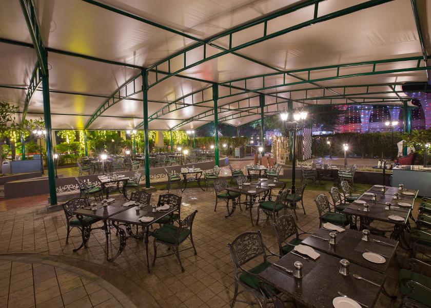 Maharashtra Pune Food & Dining