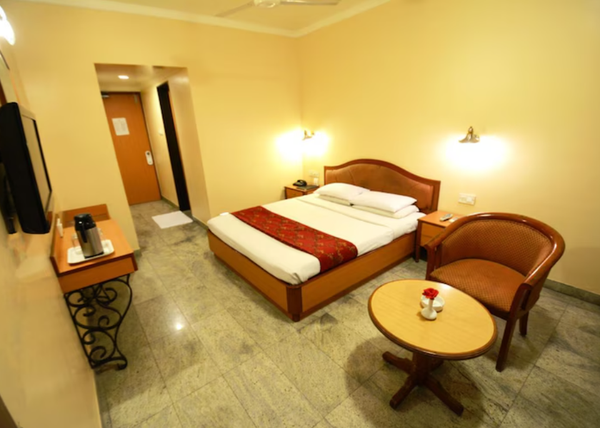 Maharashtra Pune Executive AC Room