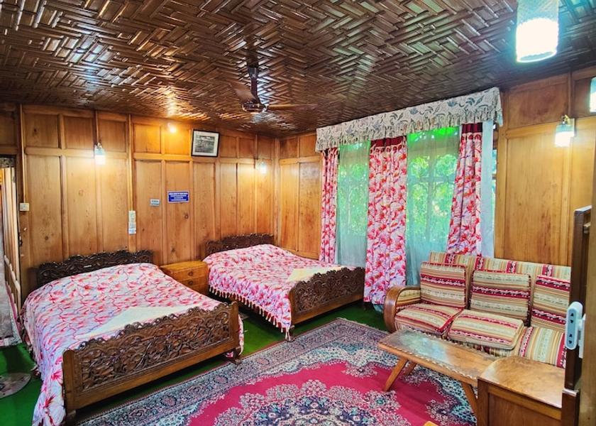 Jammu and Kashmir Srinagar Room