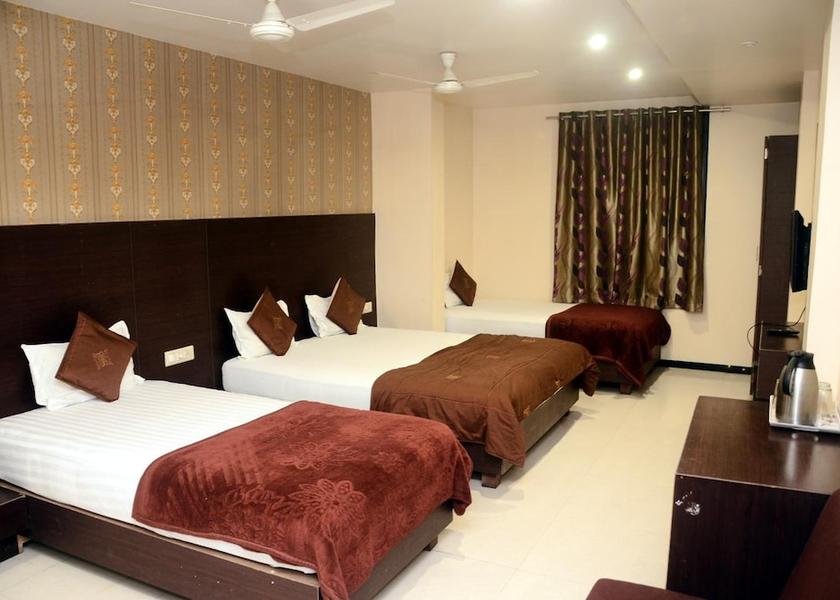 Madhya Pradesh Ujjain Family Double Room Single Use (AC)