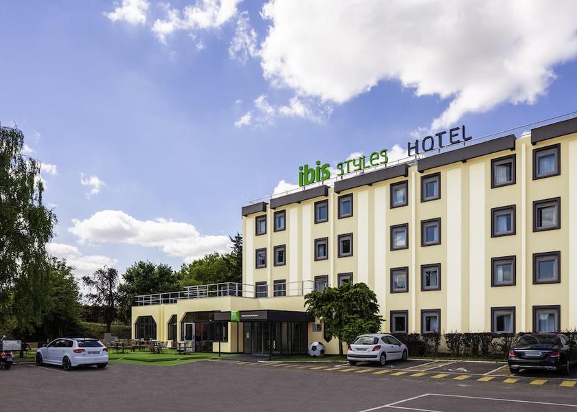 Ile-de-France Bobigny Exterior Detail