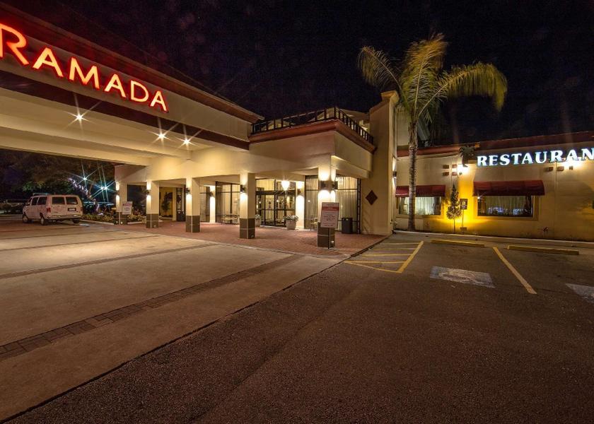 Texas Humble Hotel Exterior