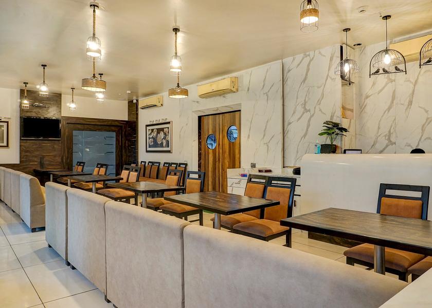 Maharashtra Pune Food & Dining