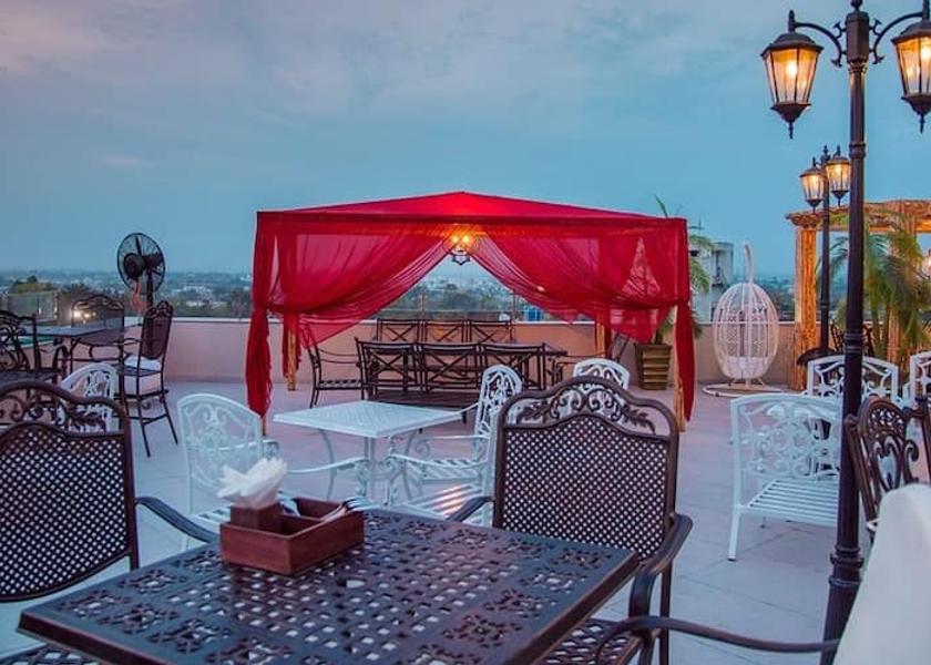 Maharashtra Amaravathi Rooftop Dinning Place