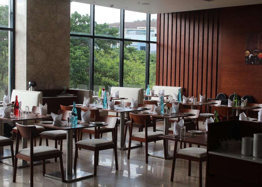 Maharashtra Pune Food & Dining