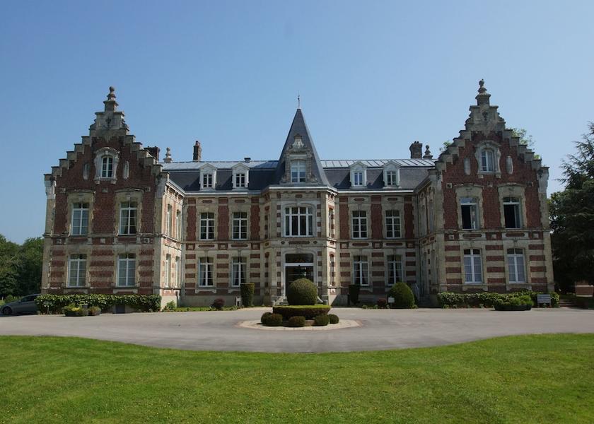 Hauts-de-France Tilques Facade
