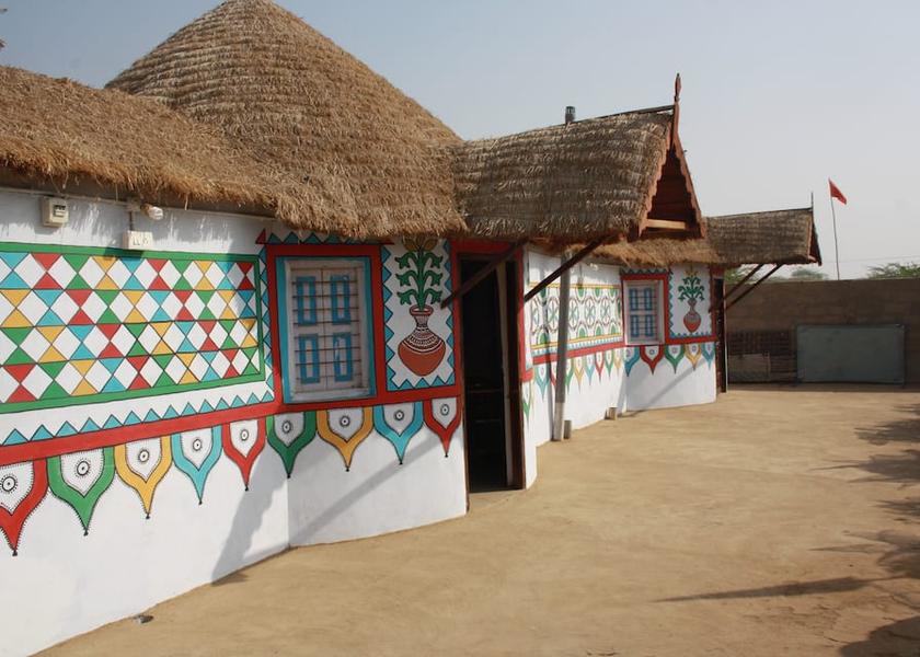 Gujarat Hodka Exterior