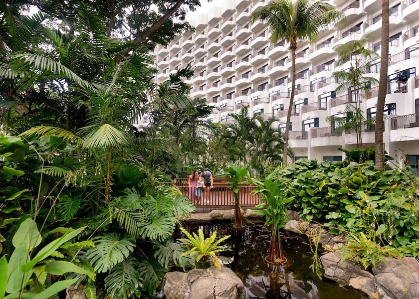  Singapore Exterior Detail