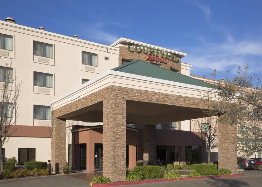 California Roseville Hotel Exterior
