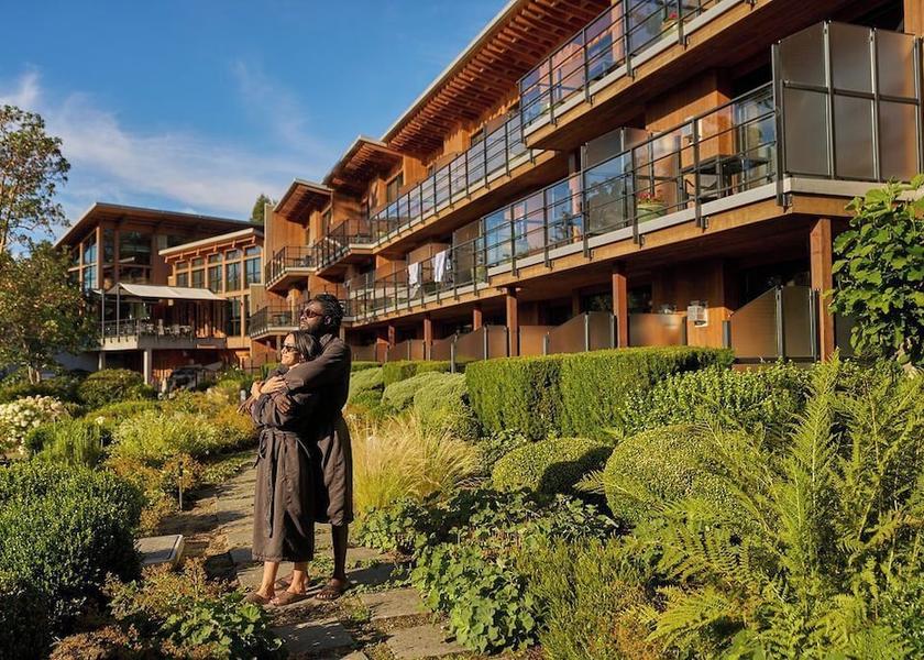 British Columbia Brentwood Bay Property grounds