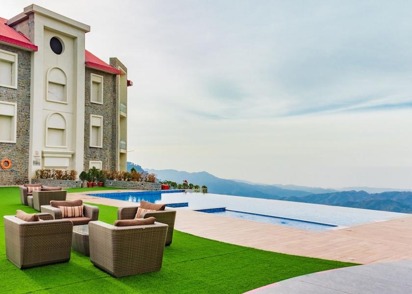 Himachal Pradesh Solan Infinity Pool