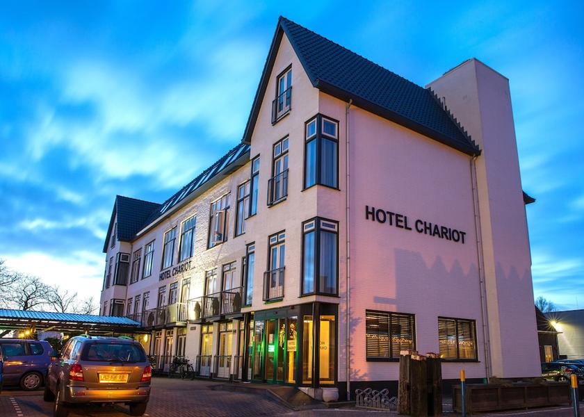 North Holland Aalsmeer Front of property - evening/night