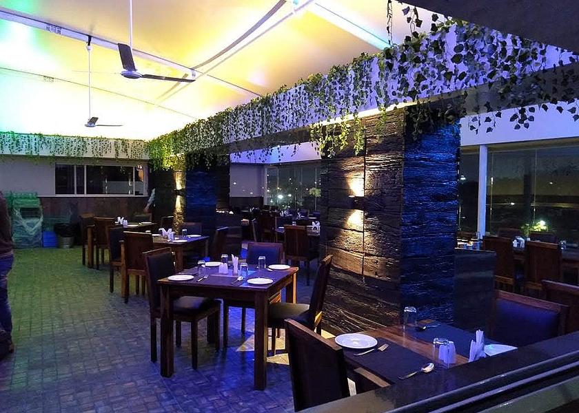 Madhya Pradesh Indore Food & Dining