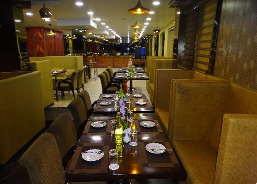 Delhi Delhi Food & Dining