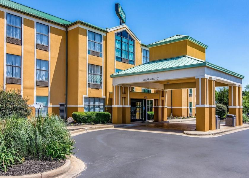 Arkansas Maumelle Exterior Detail