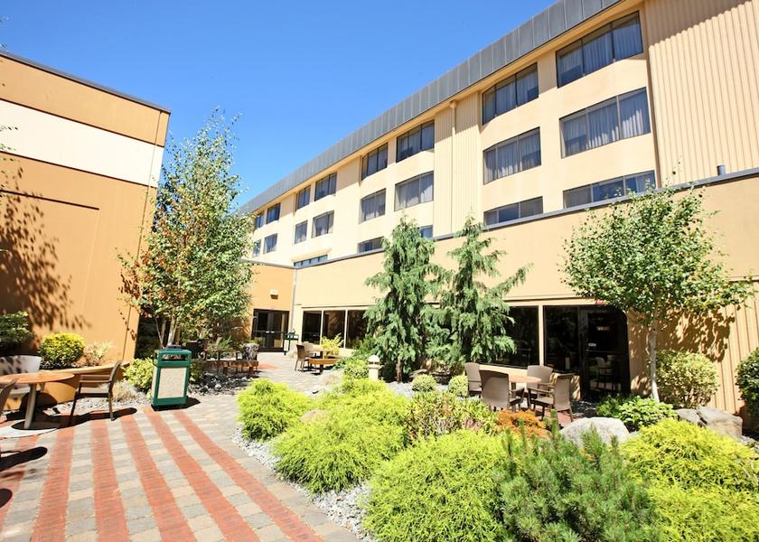 Washington Fife Courtyard