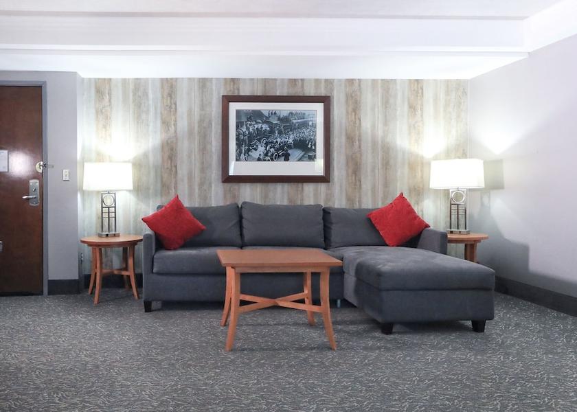 Washington Fife Living area