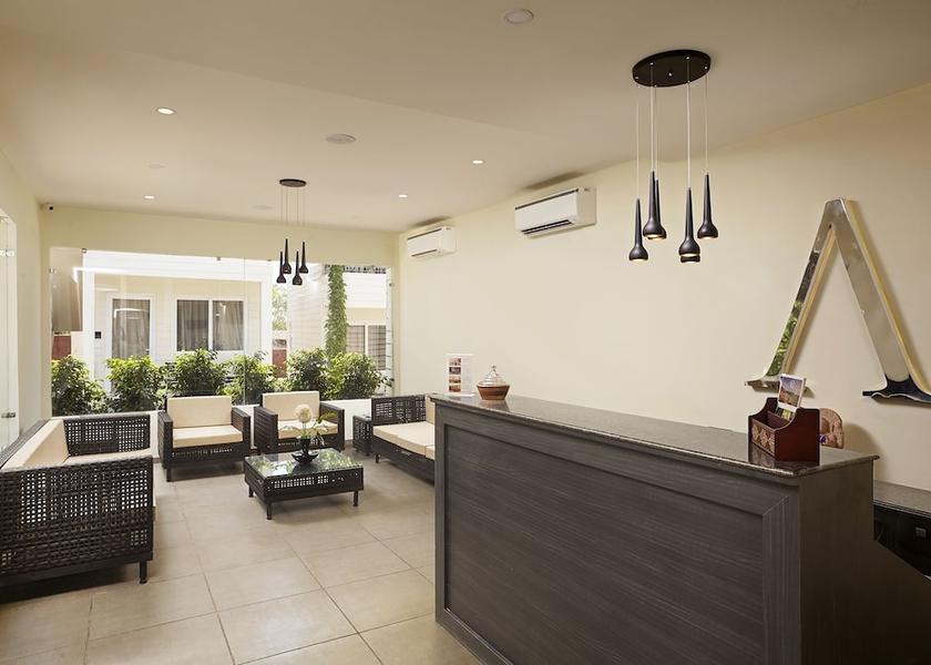 Goa Morjim Lobby sitting area