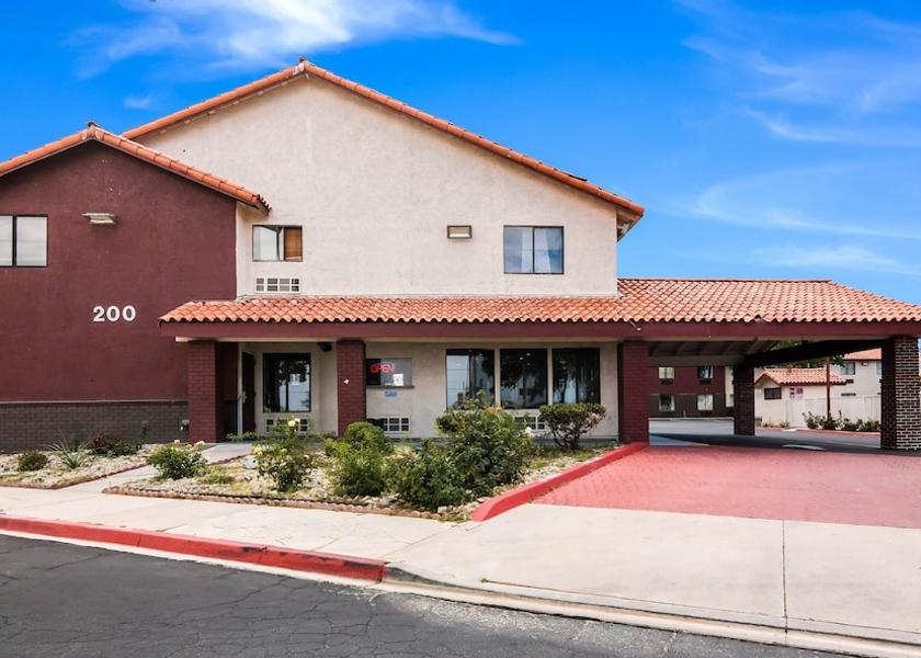 California Palmdale Exterior Detail
