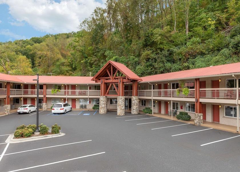 North Carolina Cherokee Exterior