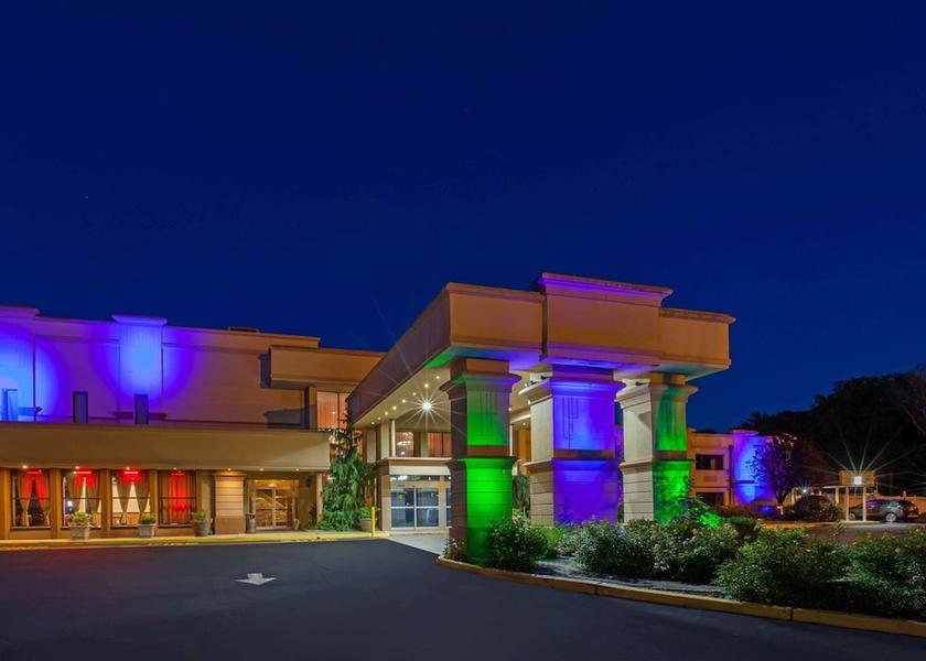 New Jersey Pompton Plains Exterior Detail