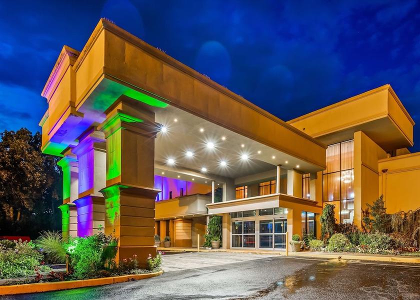 New Jersey Pompton Plains Exterior Detail