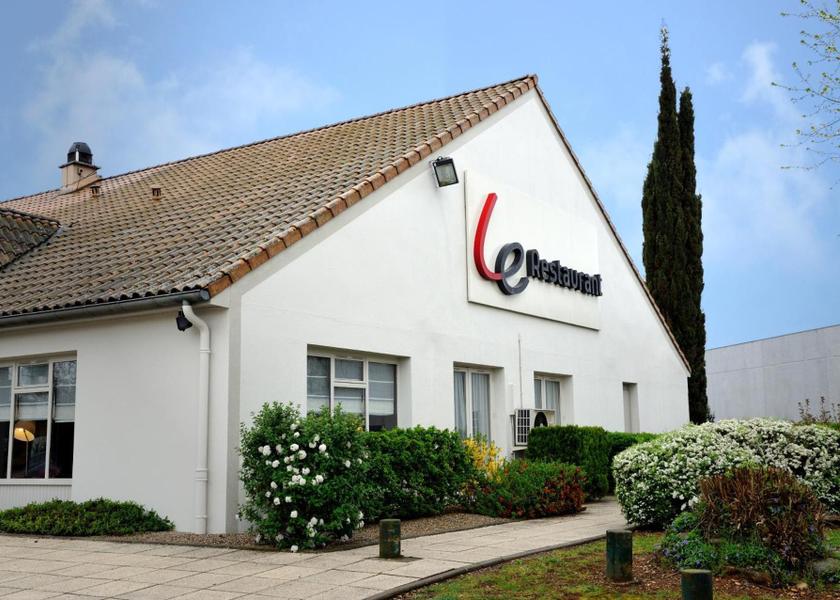 Auvergne-Rhone-Alpes Saint-Laurent-de-Mure entrance