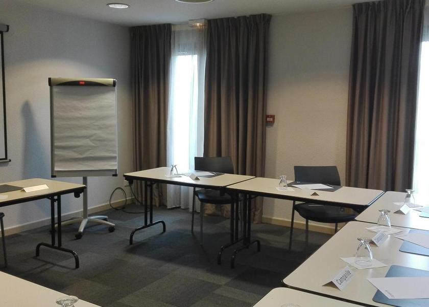 Auvergne-Rhone-Alpes Issoire meeting room / ballrooms