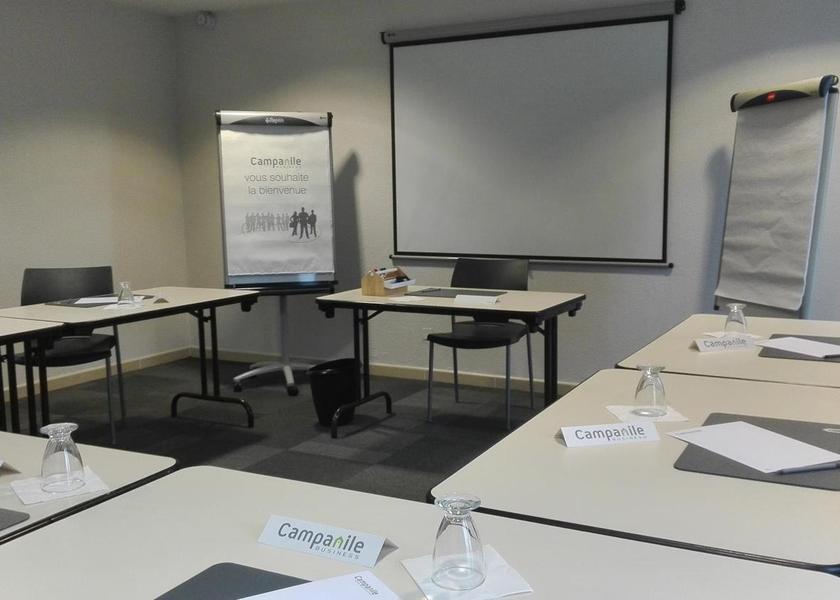 Auvergne-Rhone-Alpes Issoire meeting room / ballrooms