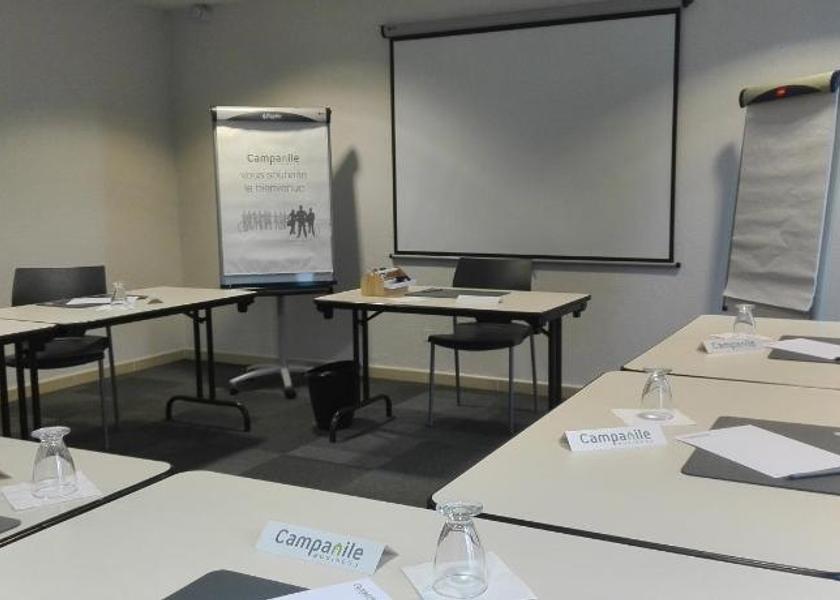 Auvergne-Rhône-Alpes Issoire Meeting room / ballrooms