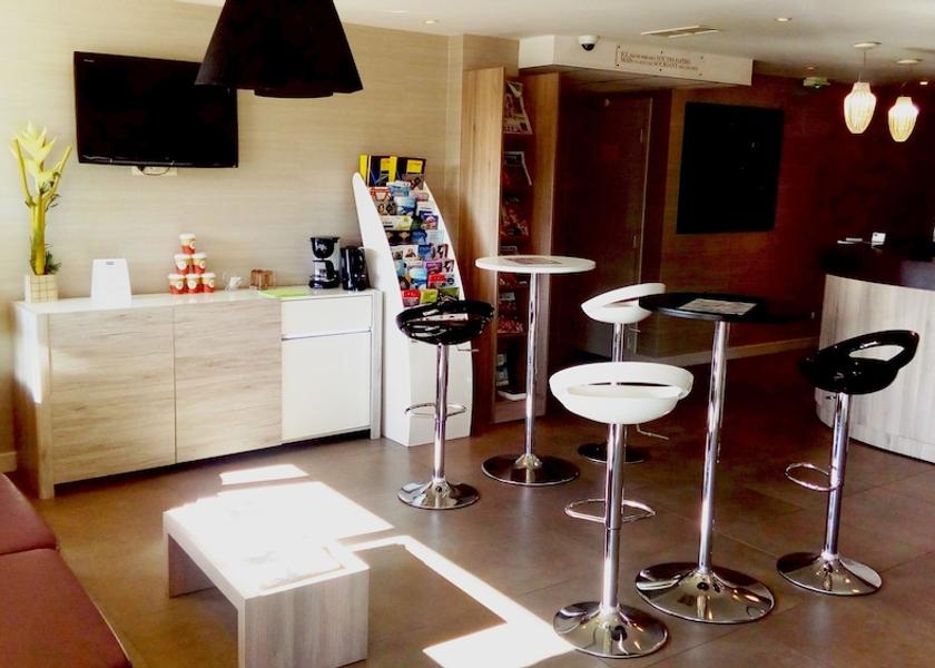 Auvergne-Rhone-Alpes Saint-Bonnet-de-Mure Lobby